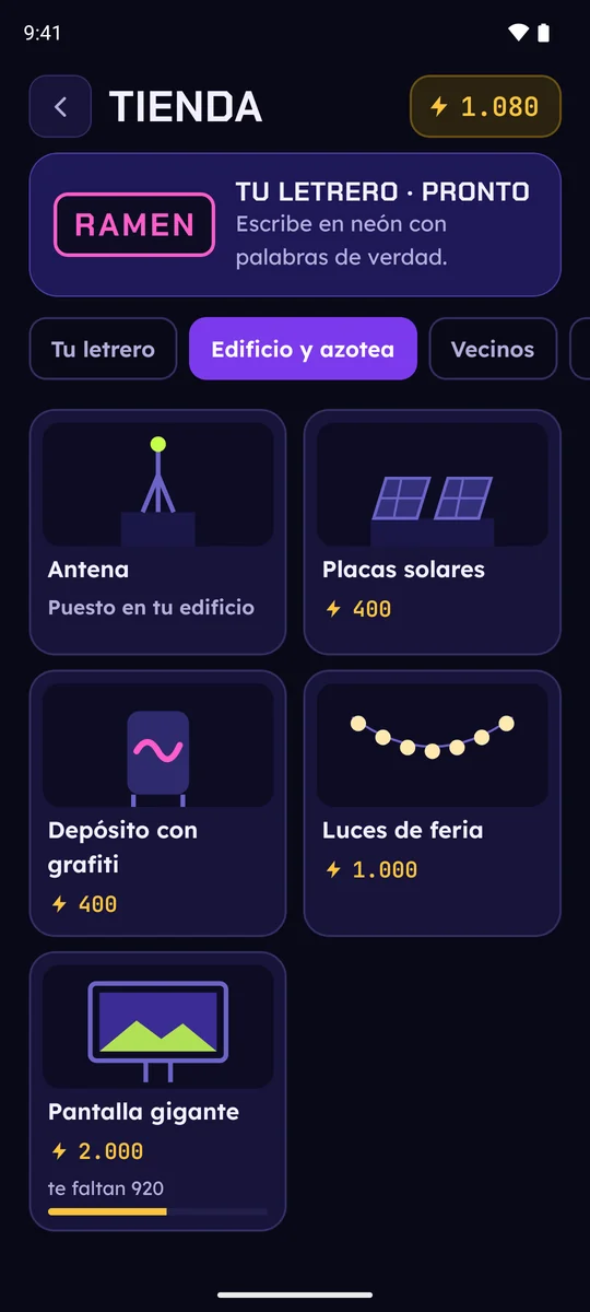 La tienda de Adri, con 1.080 voltios: objetos para su edificio con su precio, como placas solares por 400, luces de feria por 1.000 y una pantalla gigante por 2.000.